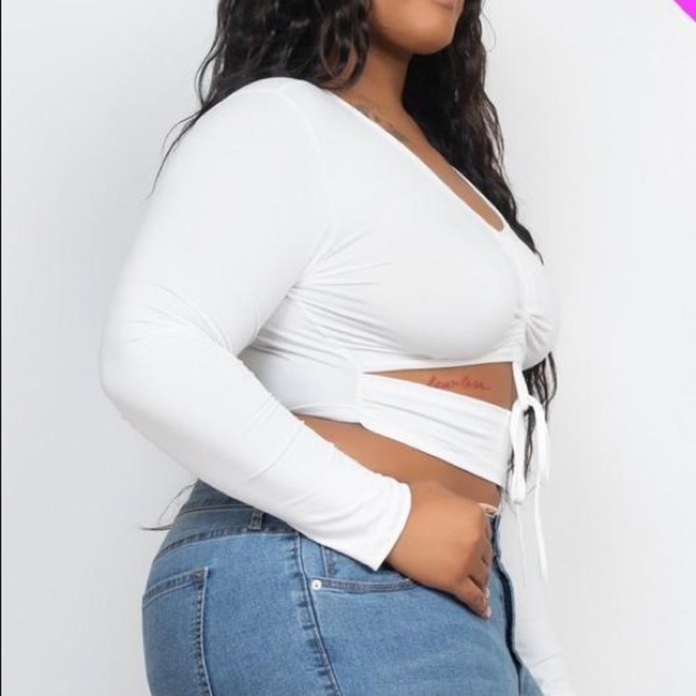 🔥Plus Size Drawstring Ruched Crop Top - Picture 3 of 5
